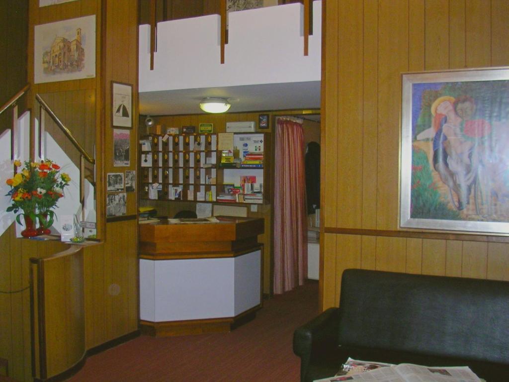 Albergo Cristallo Λενιάνο Εξωτερικό φωτογραφία