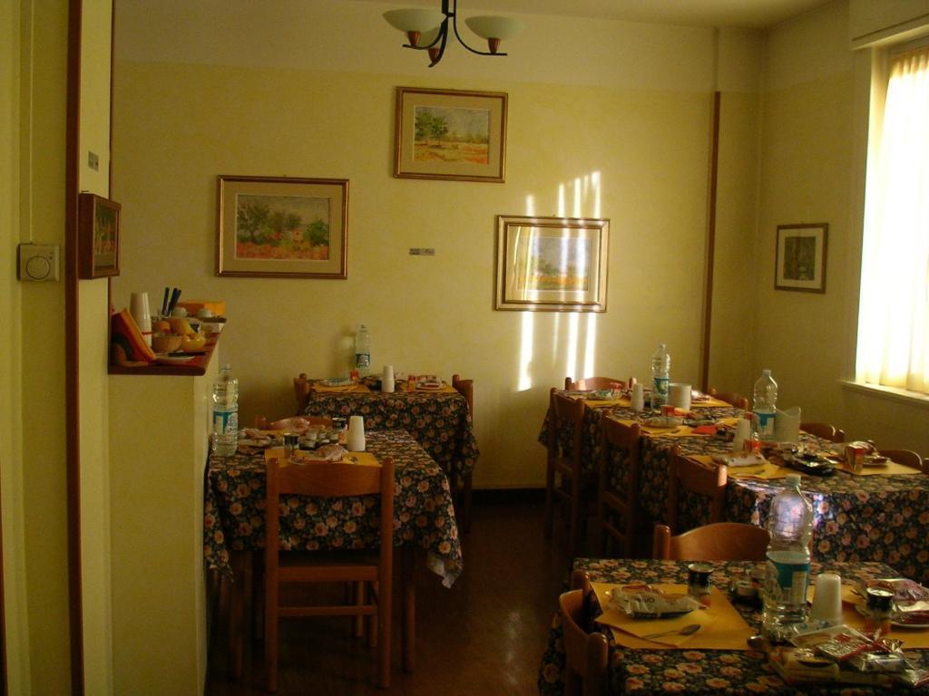 Albergo Cristallo Λενιάνο Εξωτερικό φωτογραφία