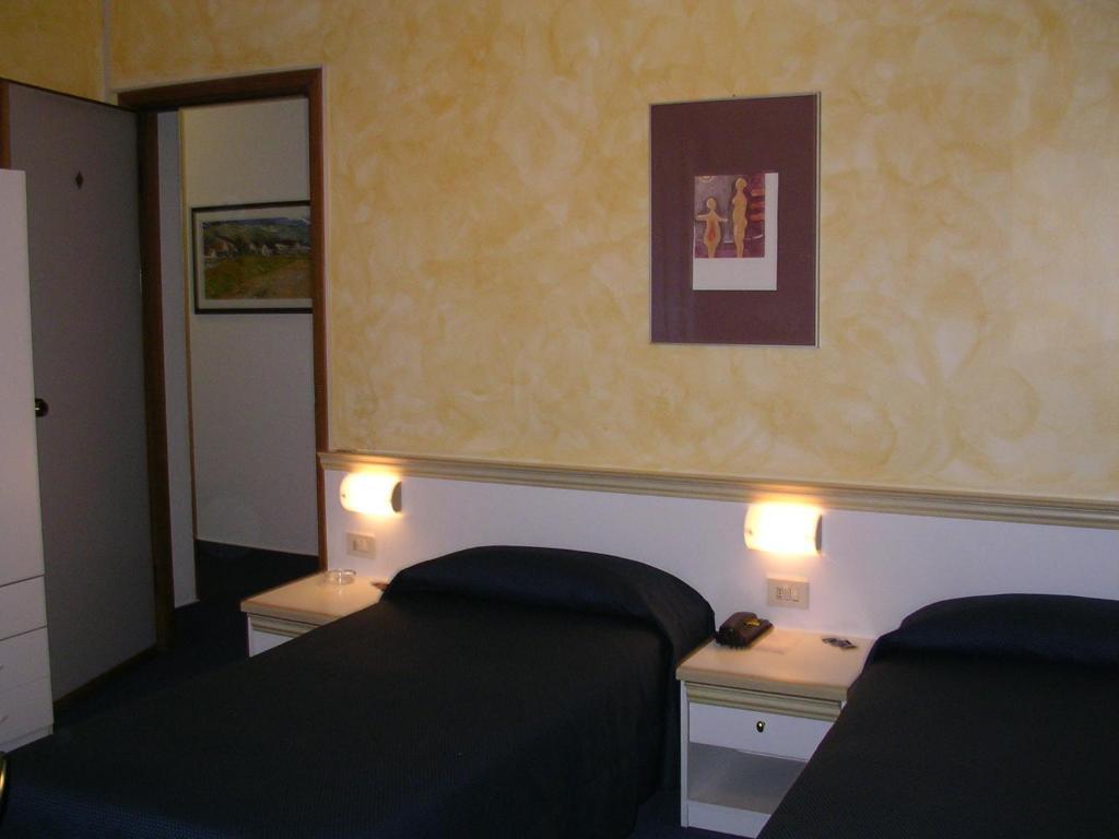 Albergo Cristallo Λενιάνο Δωμάτιο φωτογραφία