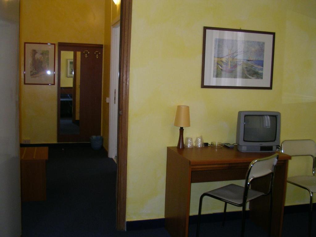 Albergo Cristallo Λενιάνο Δωμάτιο φωτογραφία