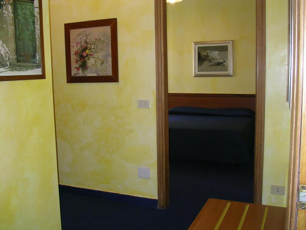 Albergo Cristallo Λενιάνο Δωμάτιο φωτογραφία