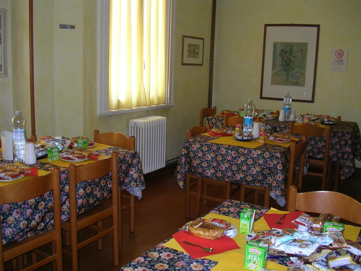 Albergo Cristallo Λενιάνο Εξωτερικό φωτογραφία